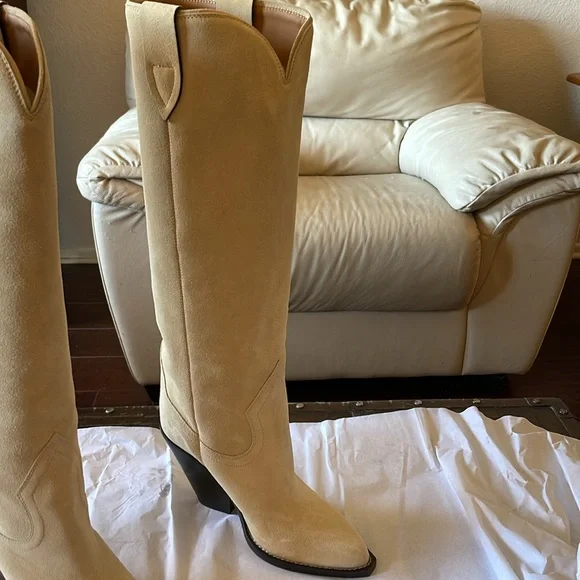 ISABEL MARANT Suede Boots in Ecru - NWT - Picture 3 of 16